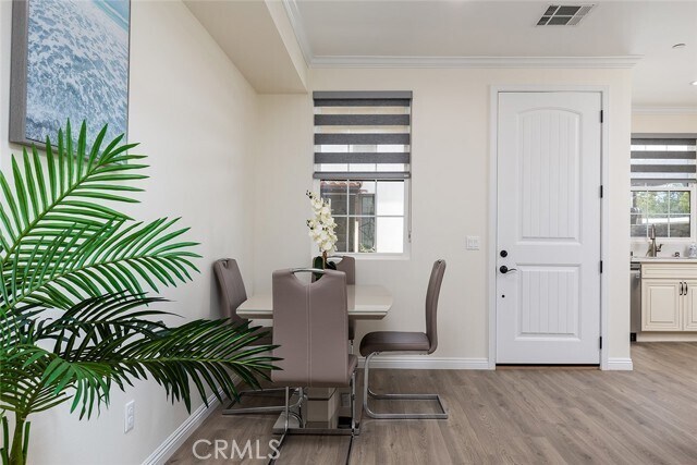 Building Photo - 89 N Grand Oaks Ave