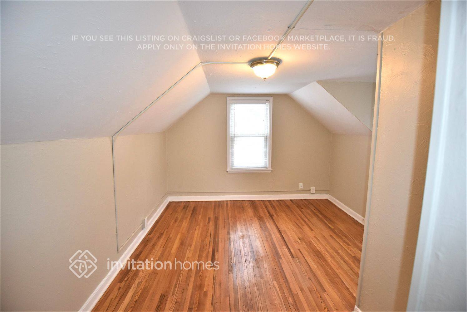 Building Photo - 1612 St Albans St N