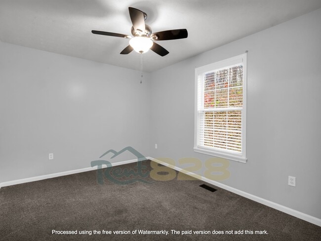 Building Photo - 15 Dawson Pl