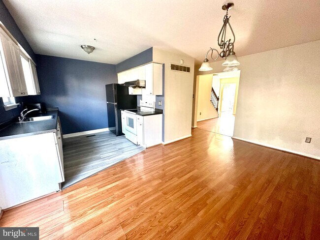 Building Photo - 623 Candlestick Ln