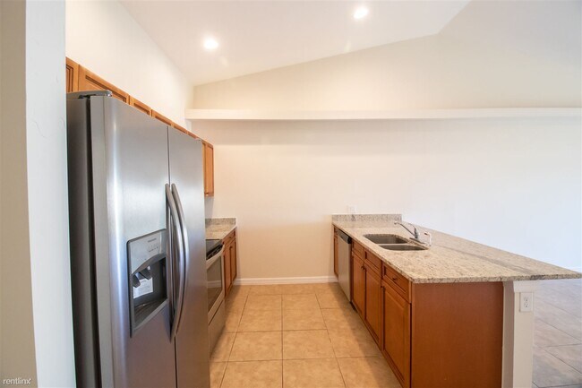 Building Photo - 3 br, 2 bath Duplex - 4623 Skyline Bouleva...