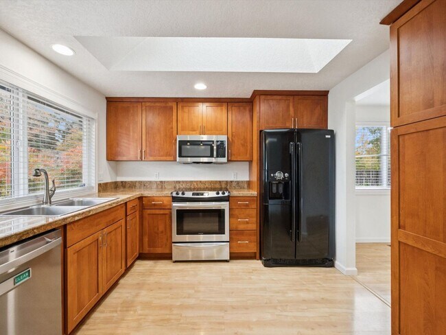 Building Photo - Beautifully Maintained Single-Level Home with Modern Touches