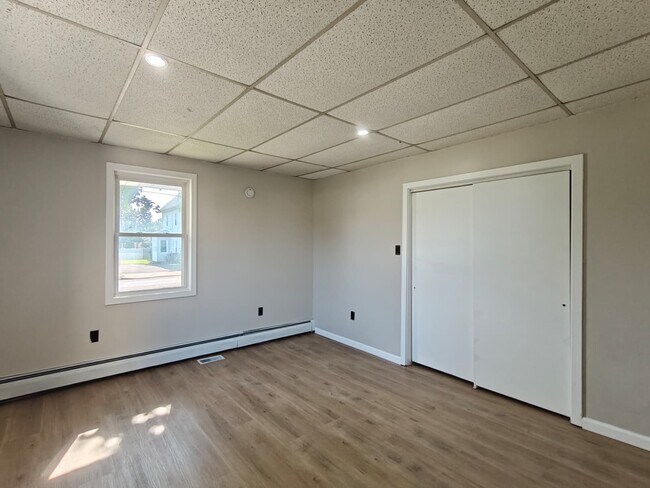 Building Photo - 610 N Main St