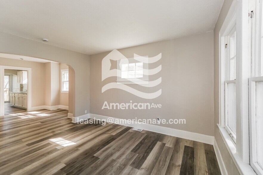 Building Photo - 1930 Loxley Rd