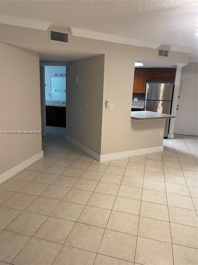 Building Photo - 8225 Lake Dr