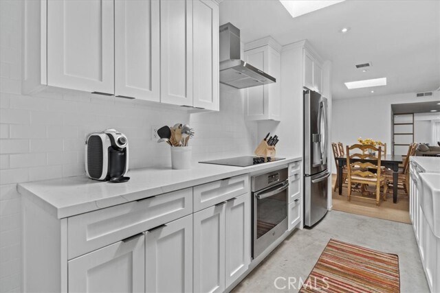 Building Photo - 5050 Coldwater Canyon Ave