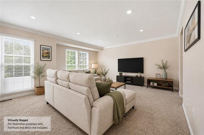Building Photo - 724 Bush Dr