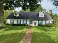 Building Photo - 4bd/3bth - Move-In Ready