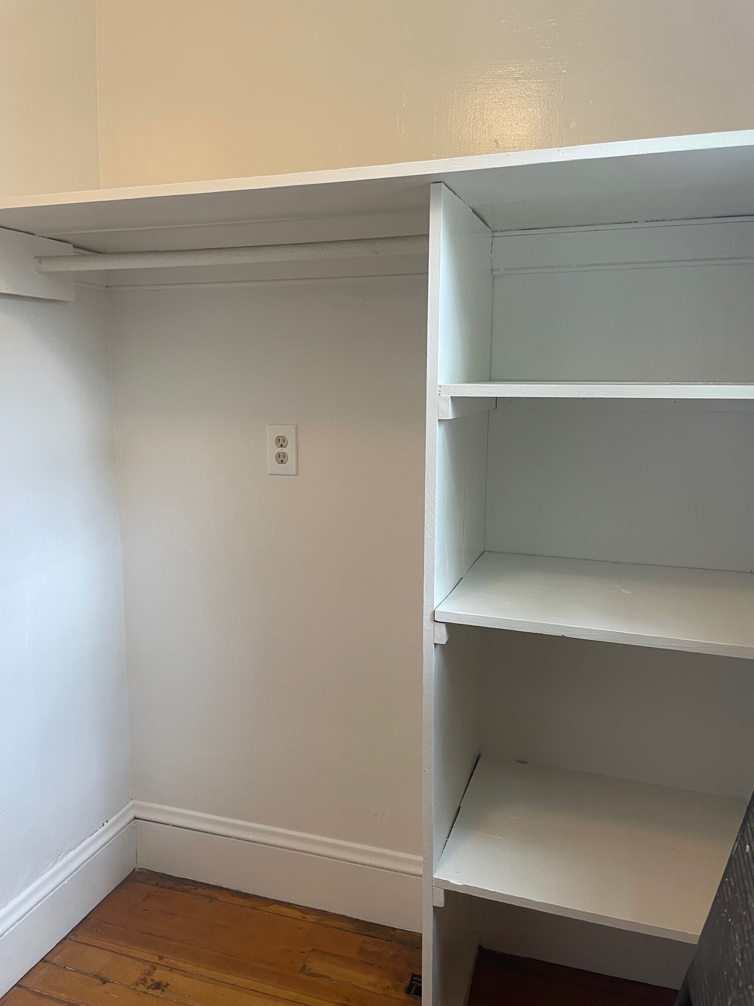 mudroom - 46 Waverley Ave
