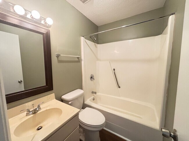 Building Photo - PET-FRIENDLY, THREE-BEDROOM IN SURFSIDE BEACH'S CAROPINES COMMUNITY IS AVAILABLE NOW!