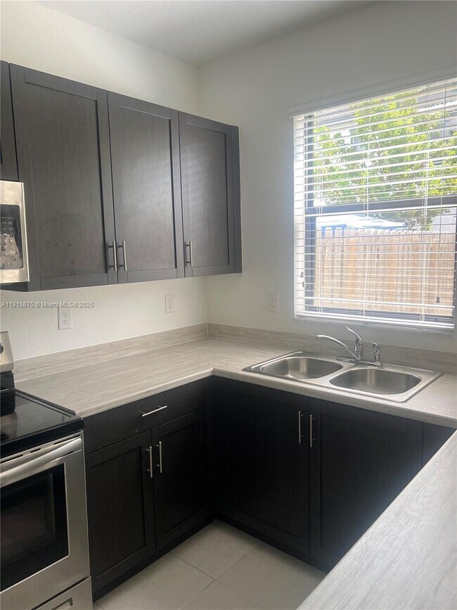 Building Photo - 28701 SW 132nd Pl