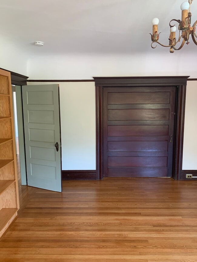 Building Photo - 1308 Oxford St