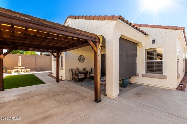 Building Photo - 10606 W Adam Ave