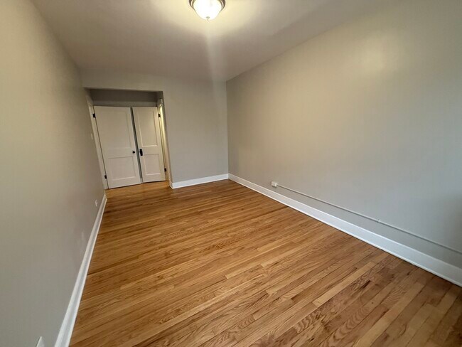 Building Photo - 106 Lincoln Ave