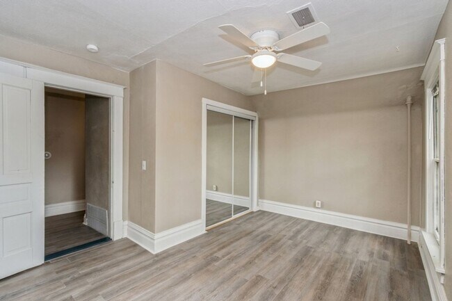 Building Photo - 800 Kimball