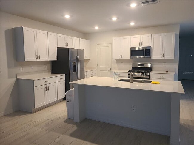 Building Photo - 34917 Kircher Dr