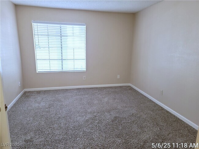 Building Photo - 4730 Nara Vista Way