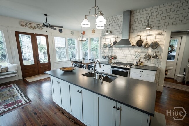 Building Photo - 290 Milledge Cir