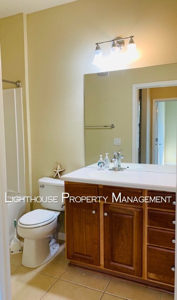 Building Photo - Luxurious Condominium in the Desirable Noc...