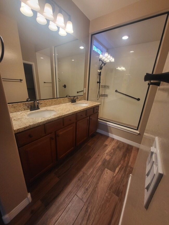 Building Photo - Welton Place