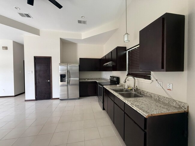 Building Photo - 105 Margaret Ln