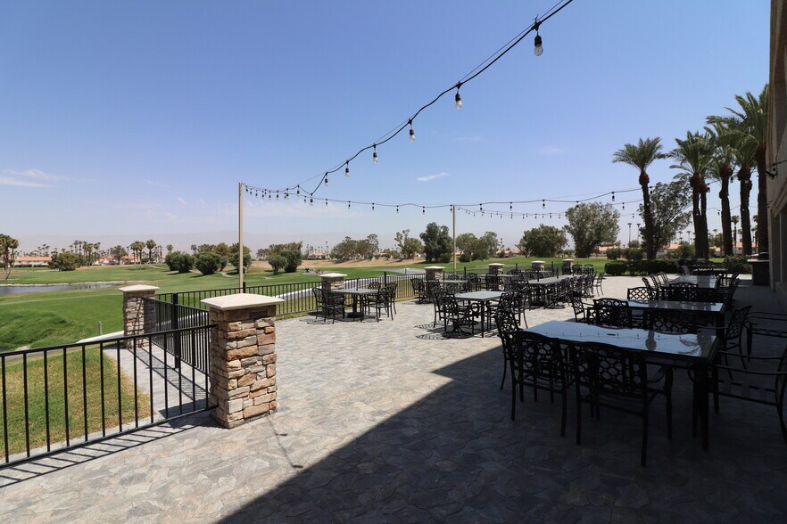 Building Photo - 100 Brandigo Cir