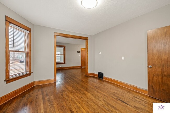 Building Photo - RENT SPECIAL!