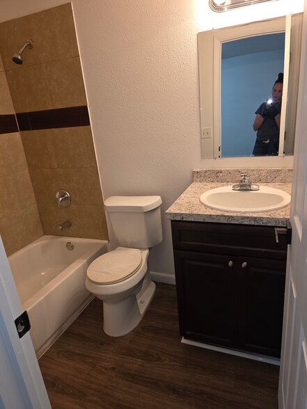 Building Photo - 2920 SE 53rd Ct