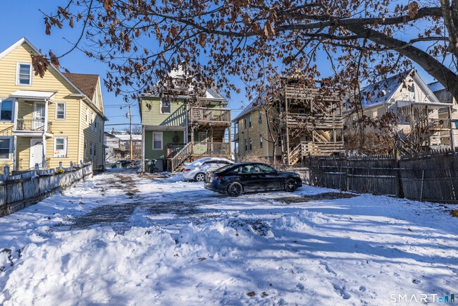 Building Photo - 795 Brewster St