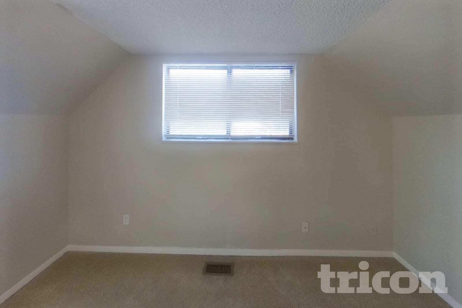 Building Photo - 2286 Farnsworth Dr