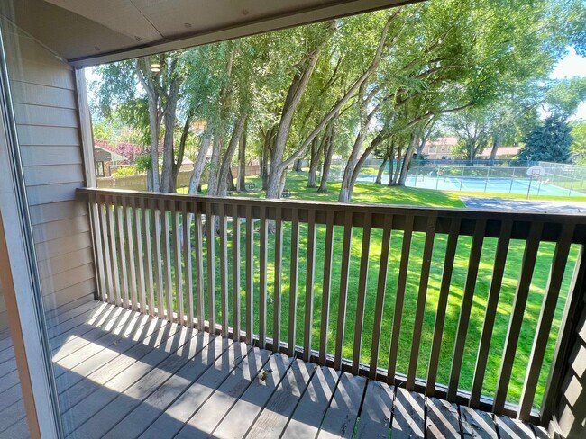 Building Photo - Rare Opportunity to Rent a Park Place Town...