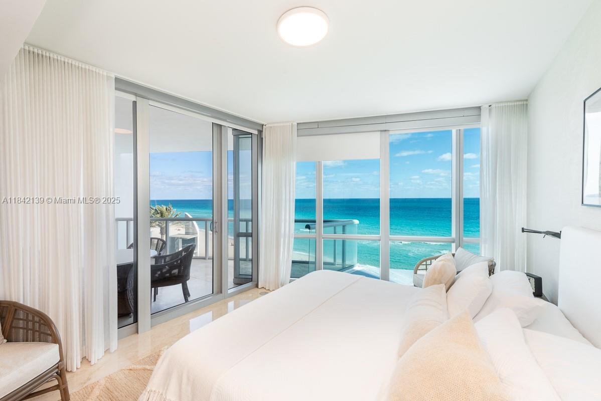 Building Photo - 17121 Collins Ave