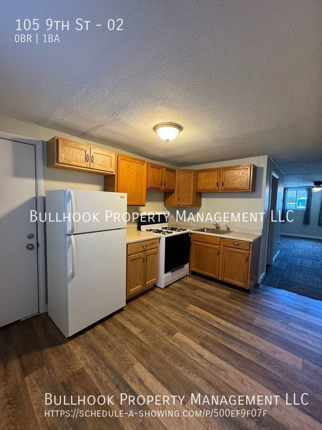 Building Photo - Freshly updated - Studio apartment - close...