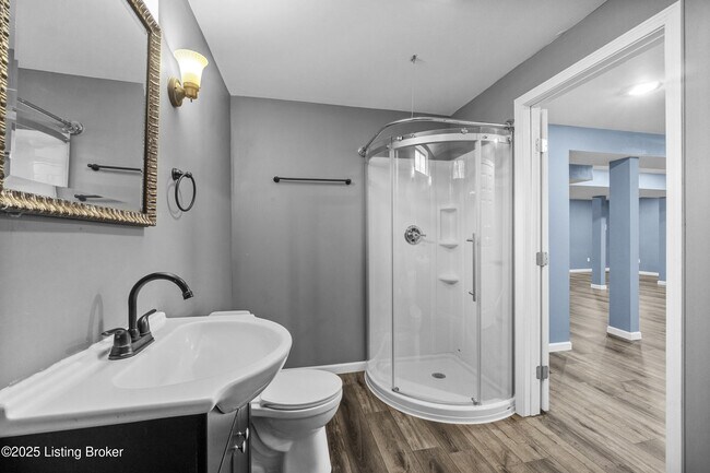 Building Photo - 11001 Bay Run Dr