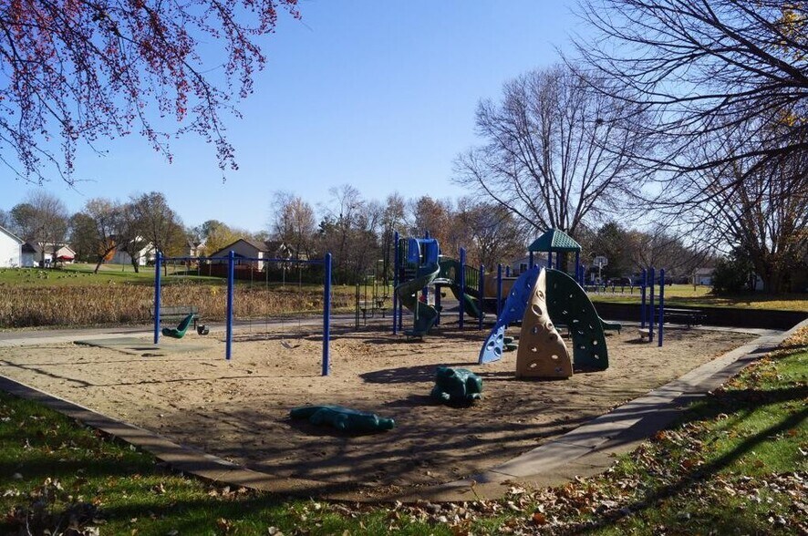 Building Photo - 403 Belle Aire Dr