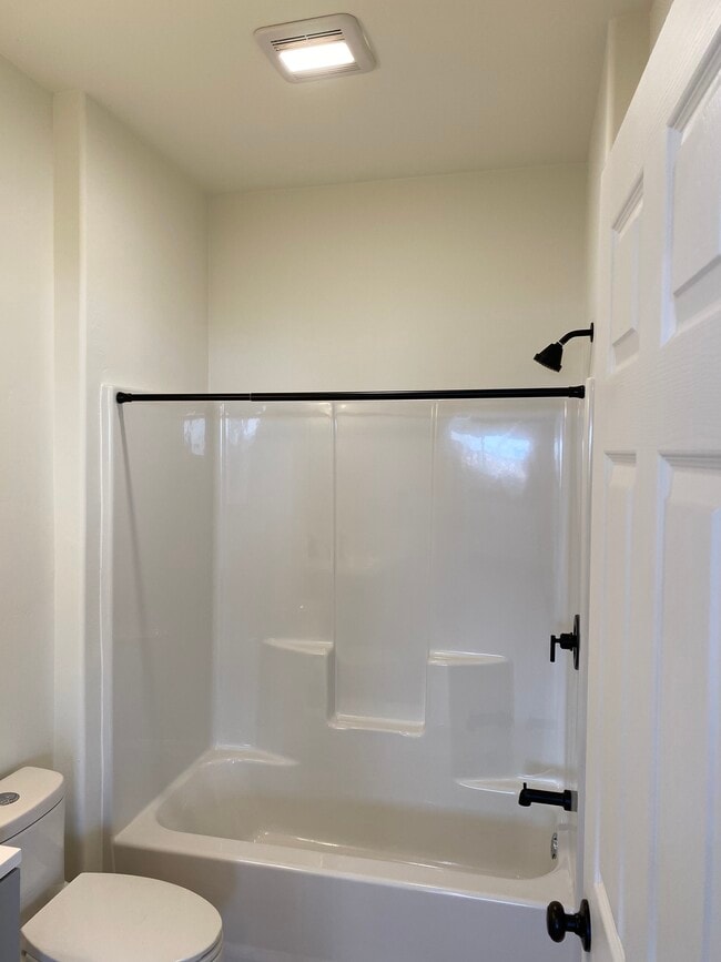 Building Photo - 921 I St