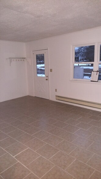 Building Photo - 1292 US-44