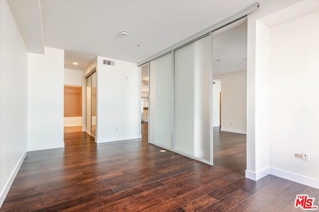 Building Photo - 1234 Wilshire Blvd
