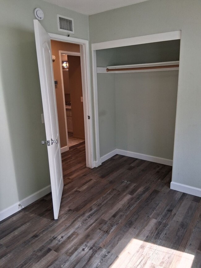 Building Photo - 5939 Petite Ct
