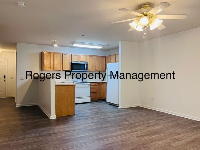 Building Photo - 2950 Trailwood Pines Ln