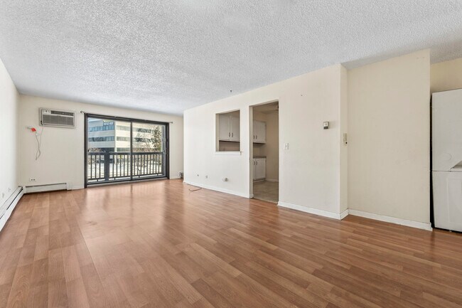 Building Photo - 225 S Gregory St