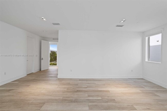 Building Photo - 10296 NW 74th Terrace
