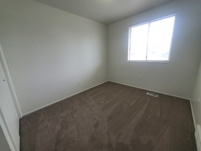 Building Photo - 4735 Wedgecliffe Dr