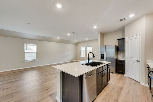 Building Photo - Beautiful 3-Bedroom Home in Aubrey ISD – Built in 2023!