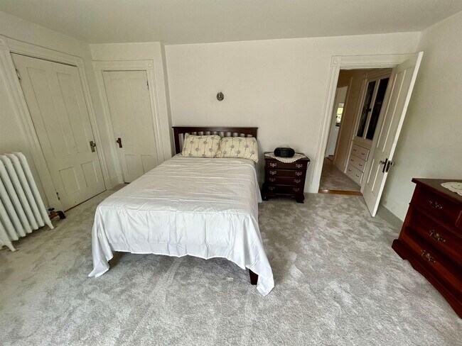 Building Photo - 61 Silver St