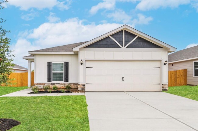 Primary Photo - 15846 Berry Hl Dr