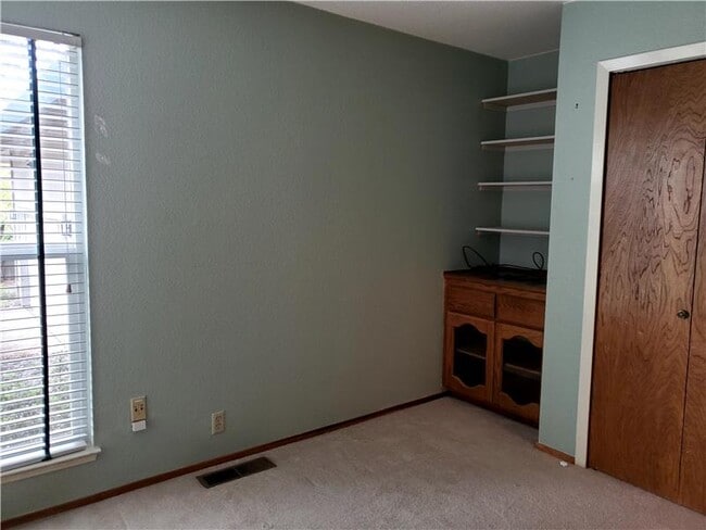 Building Photo - 7224 Pine Grove Way