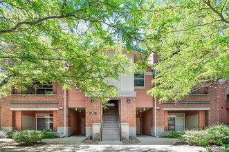 Building Photo - Convenient and Spacious 2BR/2BA in Park Hill of Denver