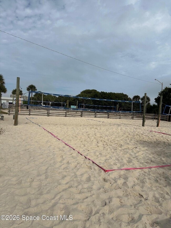 Building Photo - 335 Paradise Blvd