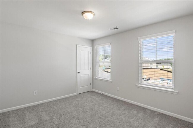 Building Photo - 213 Chiswick Lp